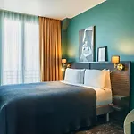 Hotel Mercure Tour Eiffel Pont Mirabeau 4*