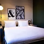 Hotel Mercure Tour Eiffel Pont Mirabeau Parigi