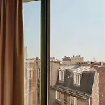 Mercure Tour Eiffel Pont Mirabeau Hotel 4*
