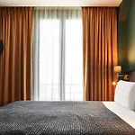 Mercure Tour Eiffel Pont Mirabeau Hotel Parigi