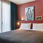 Mercure Tour Eiffel Pont Mirabeau Hotel