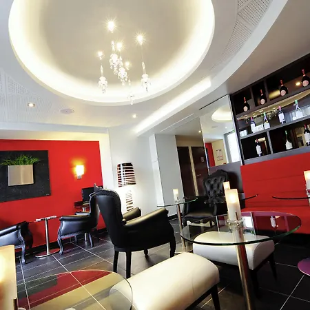 Hotel Mercure Tour Eiffel Pont Mirabeau 4*
