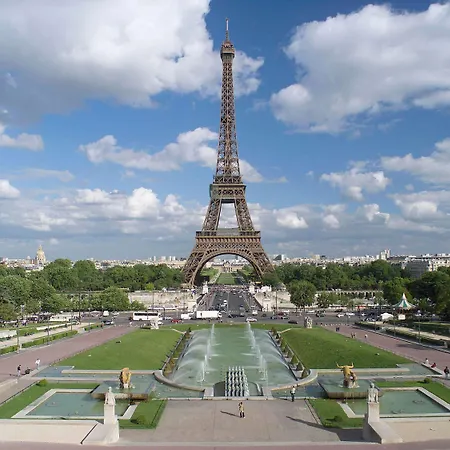 Mercure Tour Eiffel Pont Mirabeau Hotel 4*