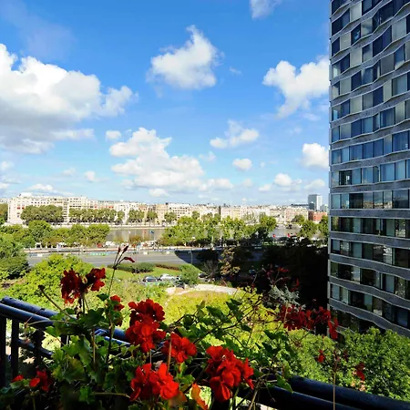 Mercure Tour Eiffel Pont Mirabeau Hotel