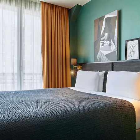 Mercure Tour Eiffel Pont Mirabeau Hotel