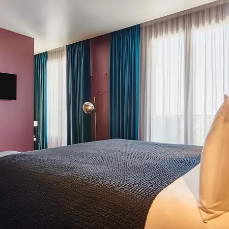 Hotel Mercure Tour Eiffel Pont Mirabeau 4*