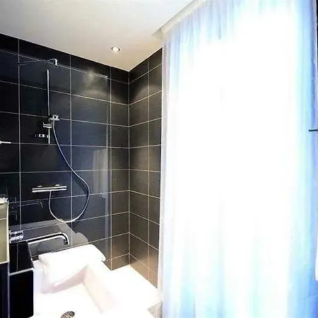 Mercure Tour Eiffel Pont Mirabeau Paris