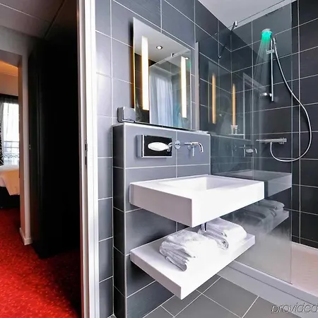 Mercure Tour Eiffel Pont Mirabeau