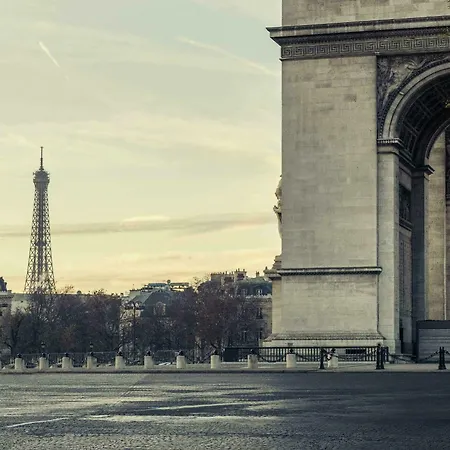 Hotel Mercure Tour Eiffel Pont Mirabeau 4*