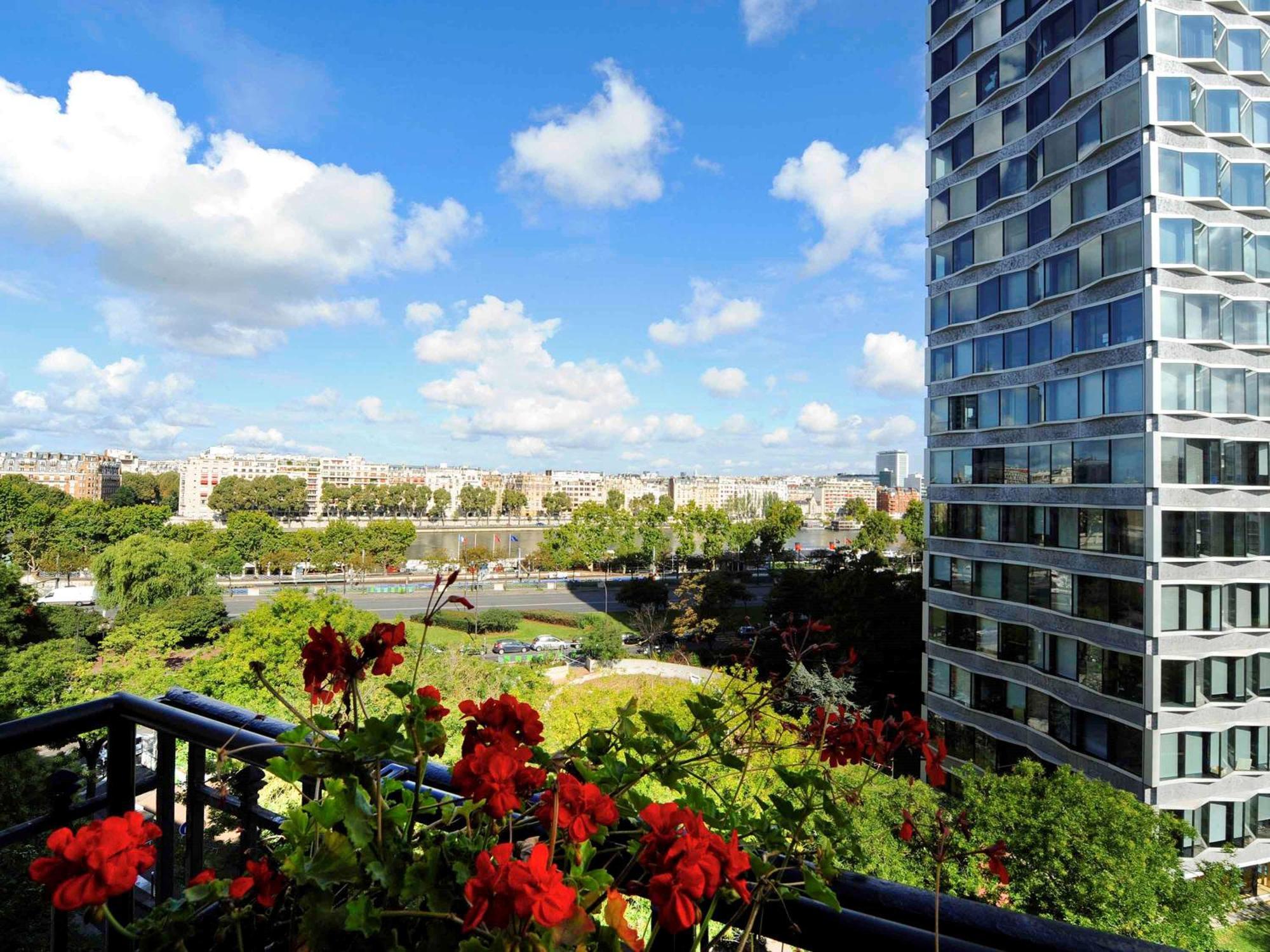 Mercure Tour Eiffel Pont Mirabeau