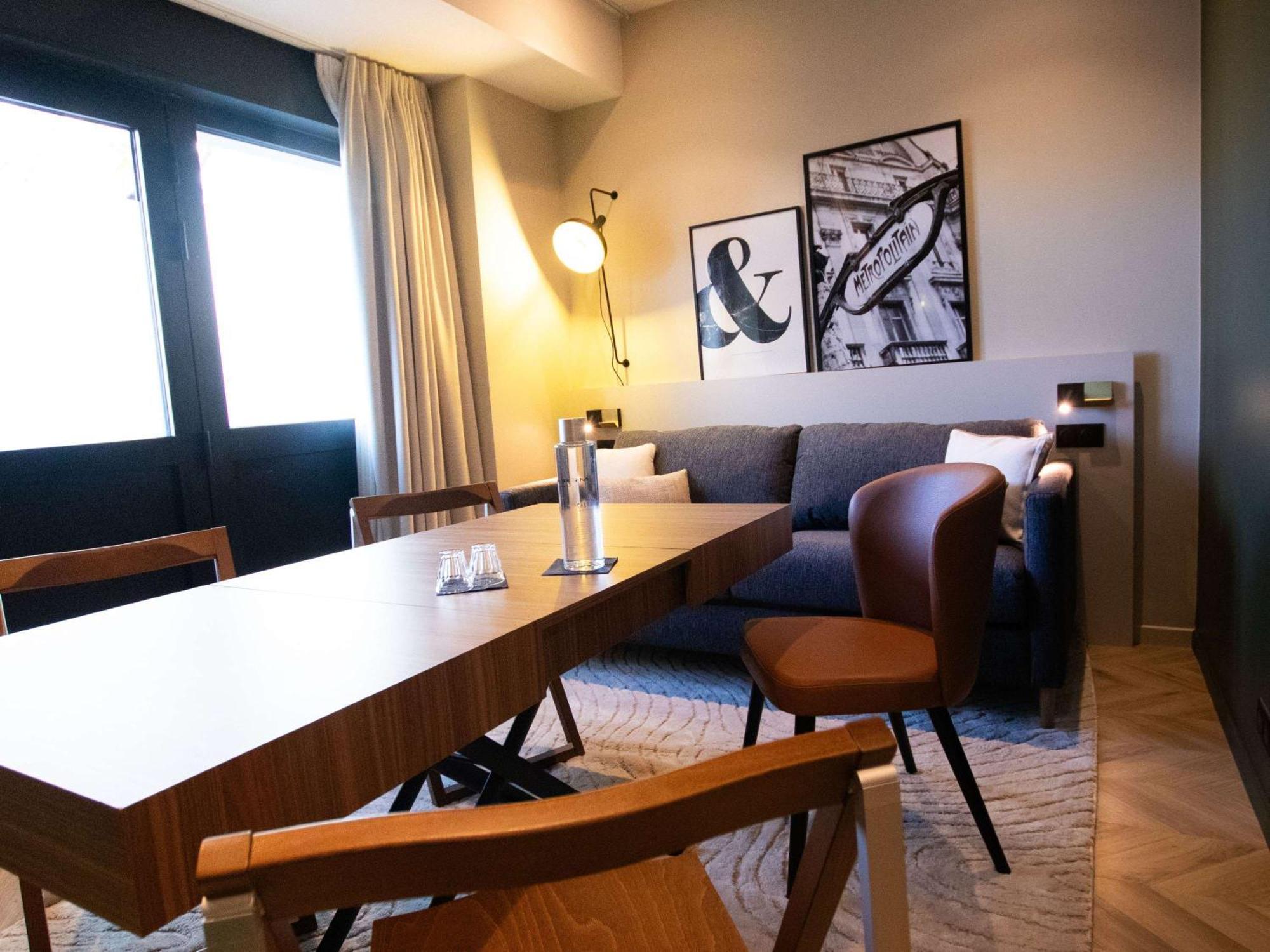 Mercure Tour Eiffel Pont Mirabeau Parigi