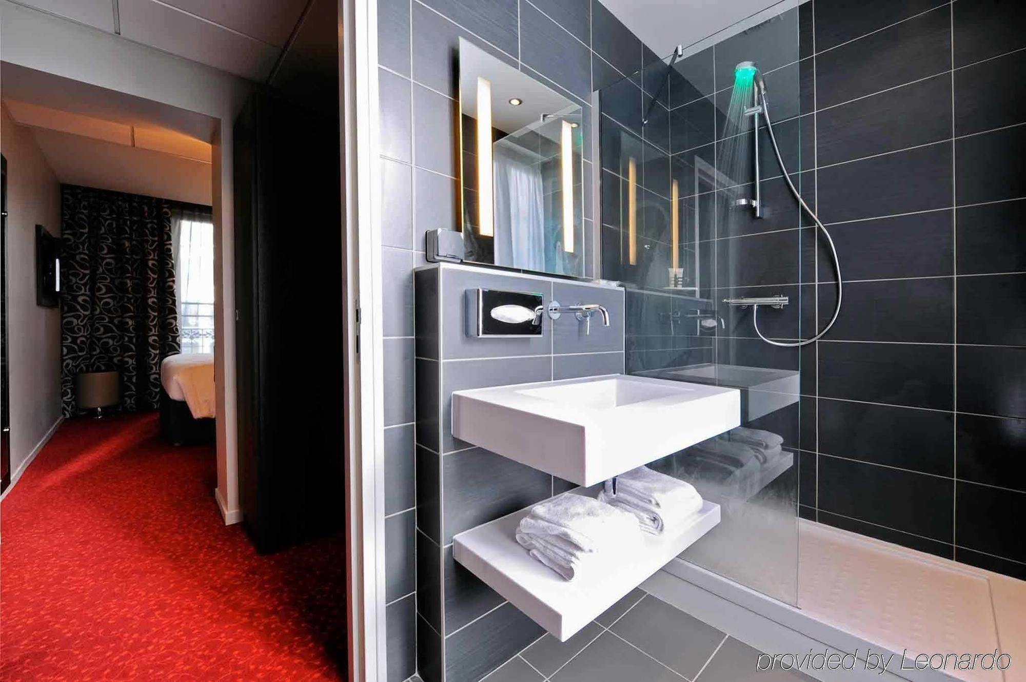 Mercure Tour Eiffel Pont Mirabeau