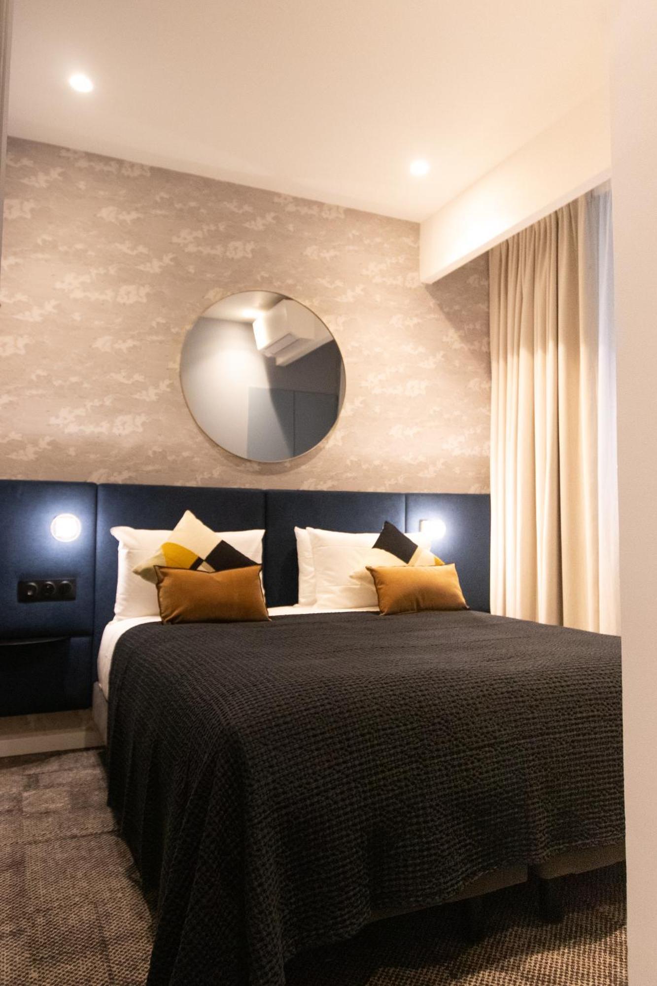 Mercure Tour Eiffel Pont Mirabeau Hotel 4*